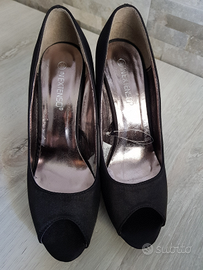 Scarpe NUOVE con tacco e punta aperta