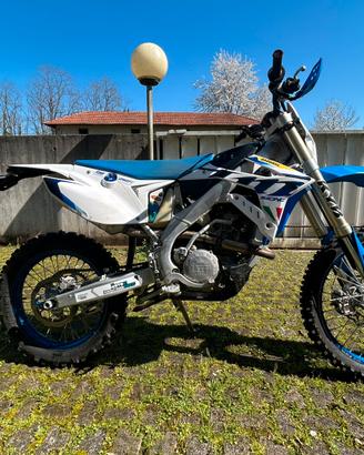 TM 250 4t