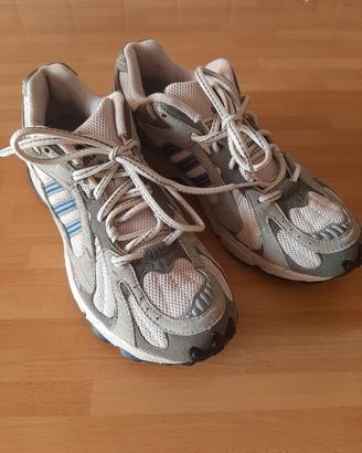 Scarpe Adidas modello Savage n.38,5