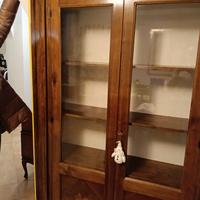 Cristalliera in legno massello antico 