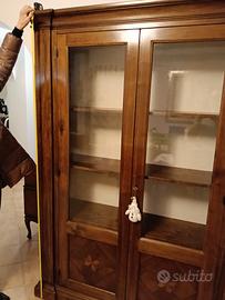 Cristalliera in legno massello antico 