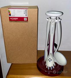 Omada. Set 4 mestoli in silicone con porta mestoli