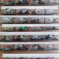 Modellini di moto in scala 1/24