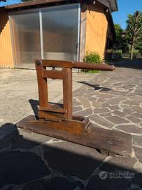 Antica tappatrice manuale in legno