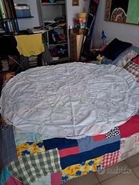 Tovaglia da tavola rotonda bianca ricamata X 8 per