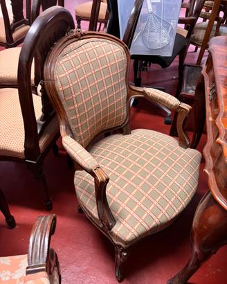 Stock di Sedie e Articoli Vintage/Antiquariato