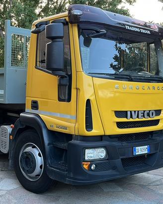 Eurocargo 140/28 scarrabile
