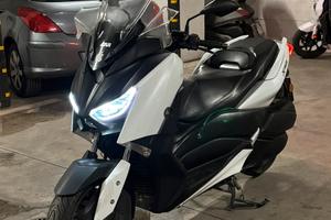 Yamaha x-max 300 abs Rome Edition