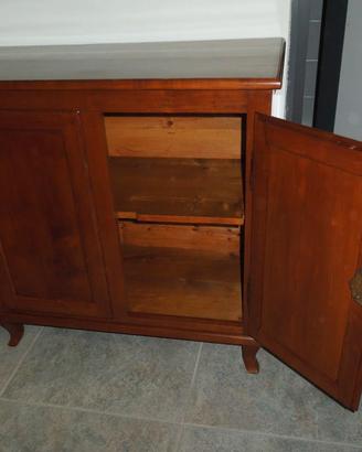 Piccola credenza