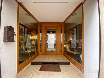 NEGOZIO A LONATO DEL GARDA