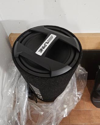 subwoofer Alpine SWR-1242 con amplificatore Hertz