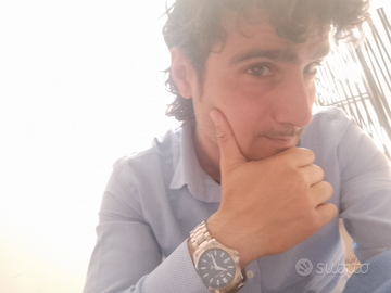 Scaffalista commesso o vigilante