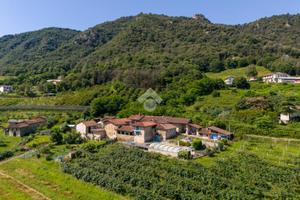 CASA SEMINDIPENDENTE A REVELLO