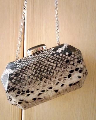 Pochette pitonata in metallo 
