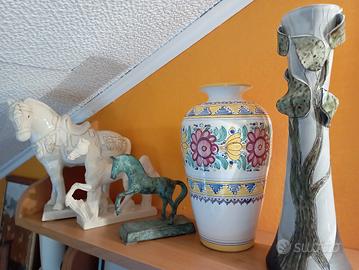 Cavalli e vaso