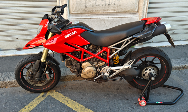 Ducati hypermotard 1100 S