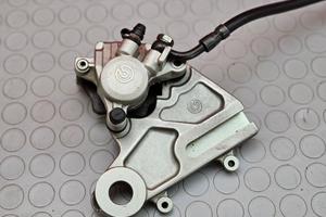 PINZA POSTERIORE HUSQVARNA WRE 125 2008 2009 SM 20