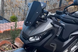 Honda x adv 750
