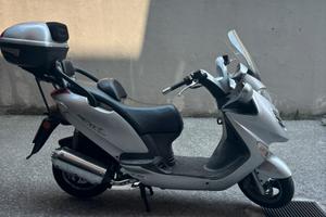 Kymco - Grand Dink 250