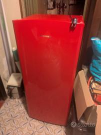 Frigorifero monoporta Hisense rosso