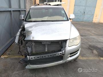 Volkswagen Touareg 2007 2.5tdi BPE per ricambi