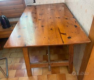 Tavolo anni 70 in pino massello