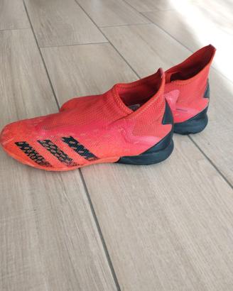 Scarpa calcetto nr 39 1/3