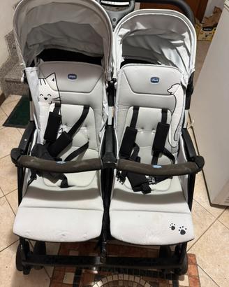 Passeggino gemellare/fratellare chicco