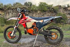 Ktm 300 exc - six days 2023 accessoriato