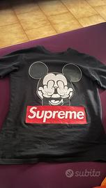 Maglietta Supreme