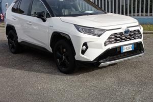 Macchina Toyota Rav4