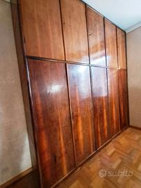 Armadio a 10 ante in noce tamburato