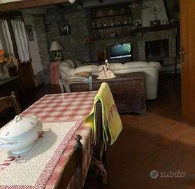 Villa di 200 m² con 3 locali e box auto doppio a R