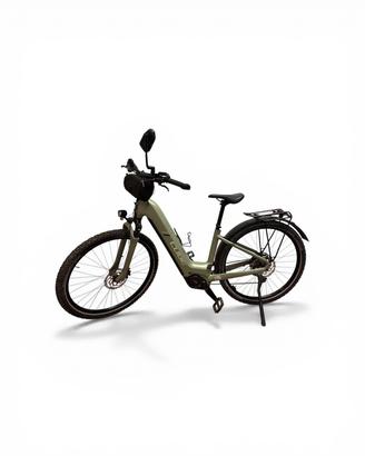 bici elettrica Cube 800watt motore Bosch taglia xs