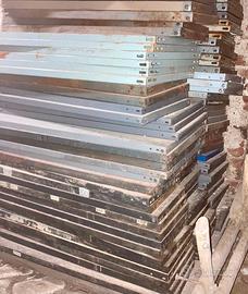 Scaffali componibili in Acciaio