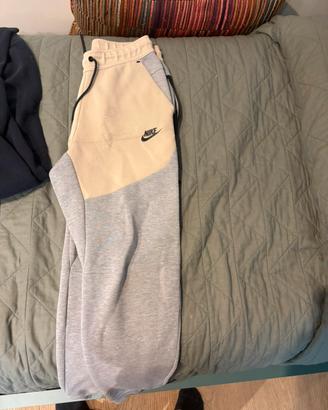 Pantaloni nike tech vecchi