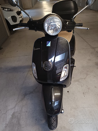 Vespa LX