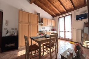 MONOLOCALE A CREMA