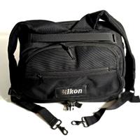 Borsa Nikon nera in plastica rinforzata