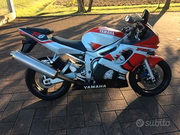 YAMAHA YZF R6