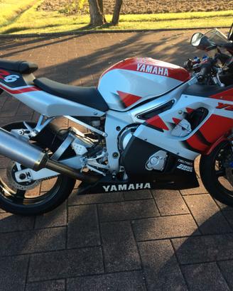 YAMAHA YZF R6