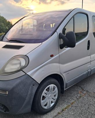 VIVARO 6 POSTI AUTOCARRO