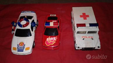 Modelli automobili e ambulanza con suoni e luci