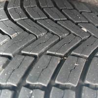 Bridgestone 4 stagioni 2022 misure 235x55x18