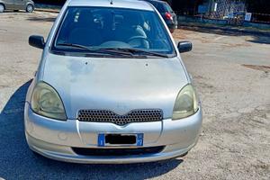 TOYOTA Yaris - 1999
