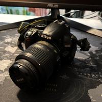 Fotocamera Nikon D3100 + Obiettivo 18-55mm + Flash