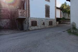 Rustico / Casale di 140 m² con 4 locali a Monteseg