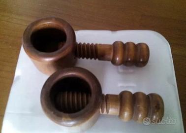 coppia schiaccianoci in legno