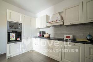 Villa di 164 m² con 5 locali e box auto a Conselic