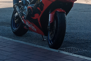 RSV 1000 R (new ) APRILIA